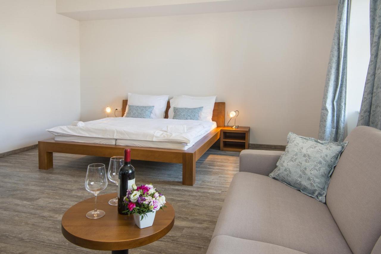Hotel Anno Nove Mesto nad Metuji Luaran gambar