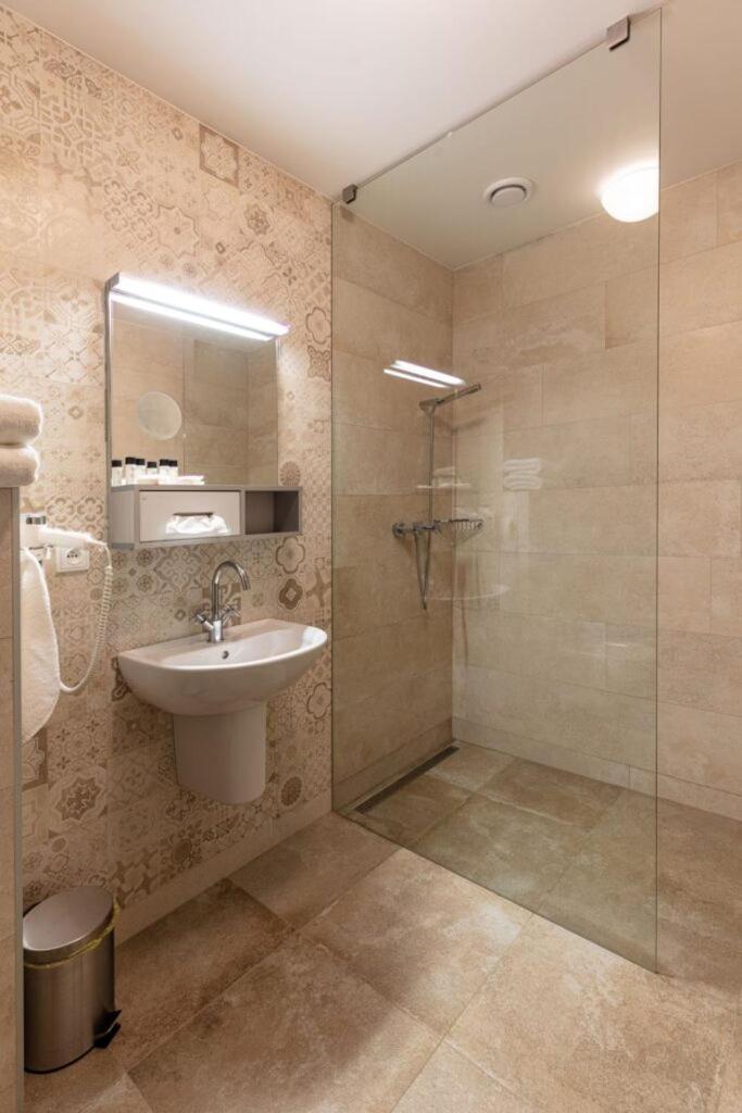 Hotel Anno Nove Mesto nad Metuji Luaran gambar